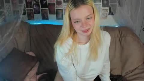 Snapshot of alysameow chatting on 04/12/26, 10:59 Alysa 7GMT online show from 04/12/26, 10:59