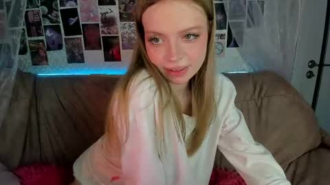 Snapshot of alysameow chatting on 05/19/26, 10:21 Alysa 7GMT online show from 05/19/26, 10:21
