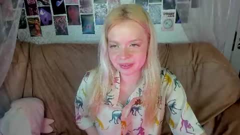 Snapshot of alysameow chatting on 06/27/26, 03:28 Alysa 7GMT online show from 06/27/26, 03:28