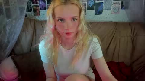 Snapshot of alysameow chatting on 07/15/26, 05:18 Alysa 7GMT online show from 07/15/26, 05:18