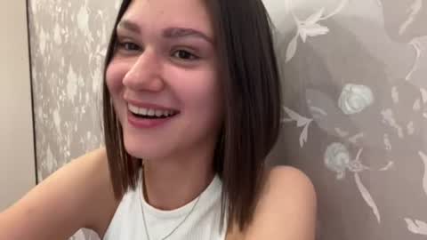 Snapshot of alysastuddiford chatting on 06/30/26, 08:04 Alisa online show from 06/30/26, 08:04