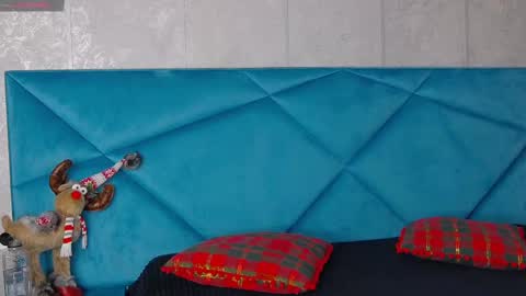 Snapshot of alyseruss chatting on 02/13/25, 06:05 Alyse online show from 02/13/25, 06:05