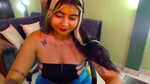 Snapshot of alyshachopra chatting on 03/01/25, 05:42 ALYSHA online show from 03/01/25, 05:42