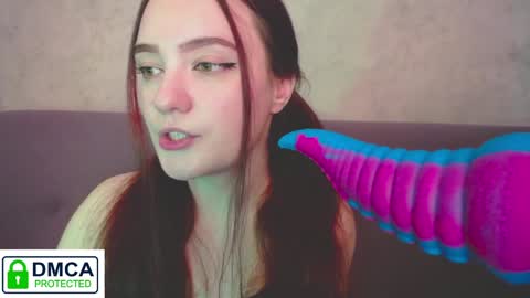 Snapshot of alyssa__scarlet chatting on 12/27/24, 09:28 Alyssa online show from 12/27/24, 09:28