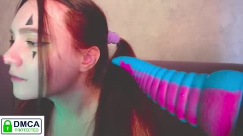 Snapshot of alyssa__scarlet chatting on 10/29/25, 09:44 Alyssa online show from 10/29/25, 09:44