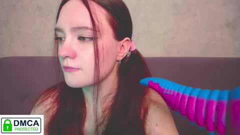 Snapshot of alyssa__scarlet chatting on 11/11/25, 09:42 Alyssa online show from 11/11/25, 09:42