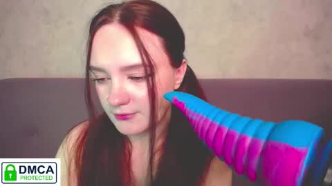 Snapshot of alyssa__scarlet chatting on 11/25/25, 02:33 Alyssa online show from 11/25/25, 02:33