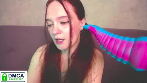 Snapshot of alyssa__scarlet chatting on 11/27/25, 02:57 Alyssa online show from 11/27/25, 02:57