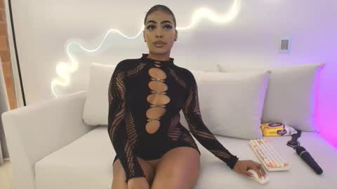 Snapshot of alyssa_bunnyx chatting on 02/26/26, 03:27 . online show from 02/26/26, 03:27