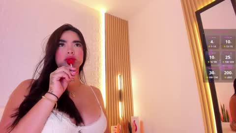 Snapshot of alyssa_vargas chatting on 09/26/25, 10:36 alyssa online show from 09/26/25, 10:36