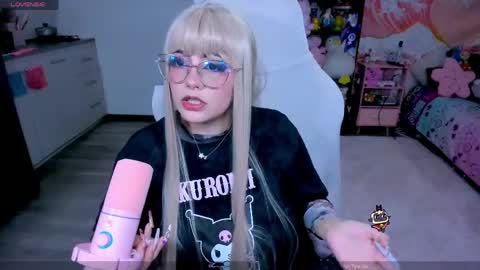  . Monday to Saturday at 10pm and 6am Colombia time online show from 04/18/26, 02:48