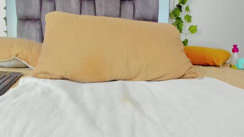 alyssia online show from 09/09/25, 01:54