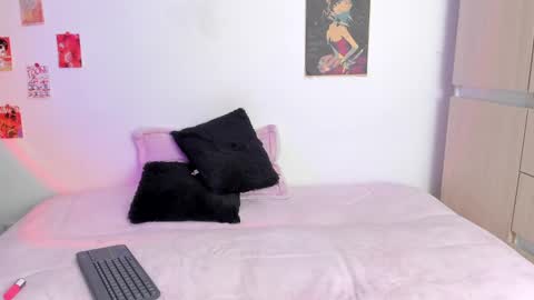 Snapshot of alyxroses chatting on 03/06/25, 10:15 online show from 03/06/25, 10:15