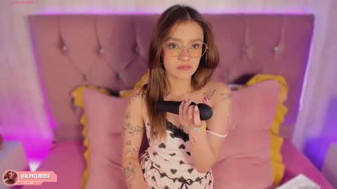 Alyy online show from 03/27/26, 08:41