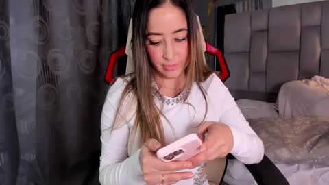 Snapshot of alyzeegorgeous chatting on 10/09/25, 01:58 Alyze make feel hot as hell online show from 10/09/25, 01:58