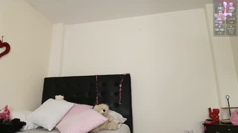 Isabella online show from 02/08/25, 08:32