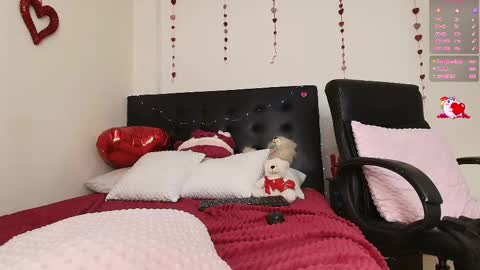 Isabella online show from 02/17/25, 10:47