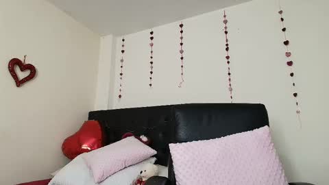 Isabella online show from 02/18/25, 10:58