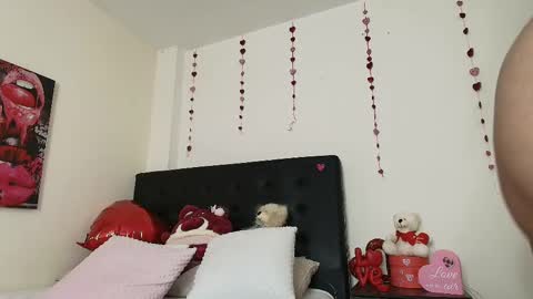 Isabella online show from 02/20/25, 10:59