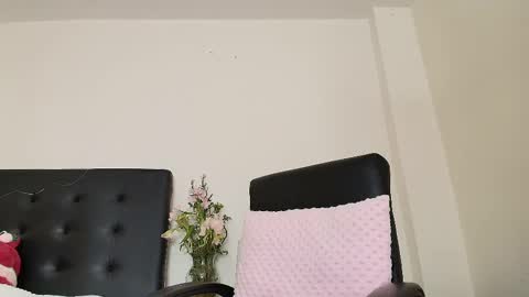 Isabella online show from 03/08/25, 07:53