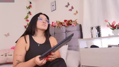 Isabella online show from 04/20/26, 09:05