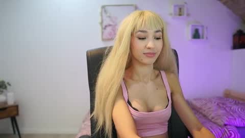 Snapshot of amai__liu chatting on 12/23/25, 08:56 Amai Liu online show from 12/23/25, 08:56