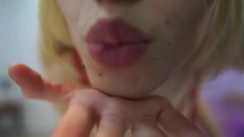 Snapshot of amai__liu chatting on 01/05/26, 05:27 Amai Liu online show from 01/05/26, 05:27