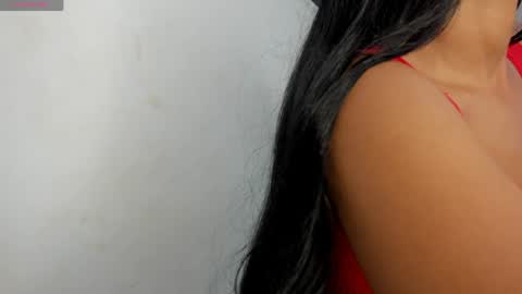 Snapshot of amaia_baez chatting on 05/16/26, 07:45 AMAIA online show from 05/16/26, 07:45