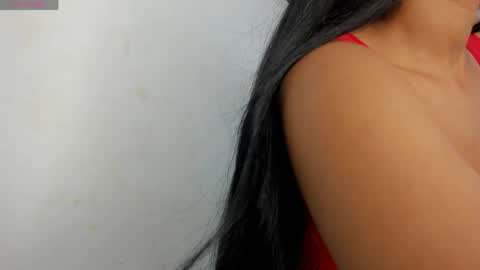 Snapshot of amaia_baez chatting on 05/16/26, 07:56 AMAIA online show from 05/16/26, 07:56