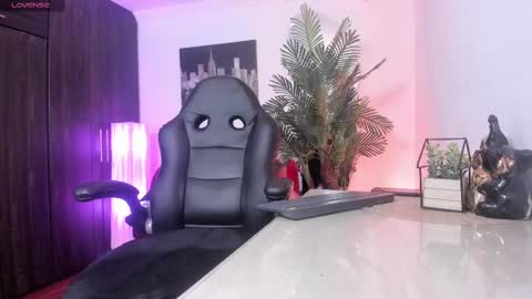 anny online show from 02/10/25, 02:30