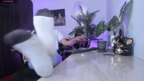 anny online show from 03/02/25, 02:19