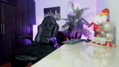 anny online show from 12/02/25, 02:06