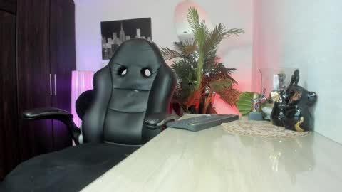 anny online show from 04/21/26, 02:51