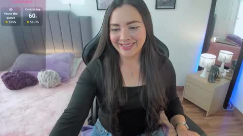 Hi Im AmaiaHelp me reach 100 likes online show from 11/14/25, 07:34