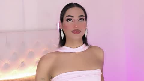 amal_baddel_ online show from 12/21/25, 06:31