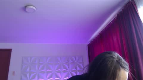 Snapshot of amalett chatting on 10/13/25, 02:17 Amalett online show from 10/13/25, 02:17