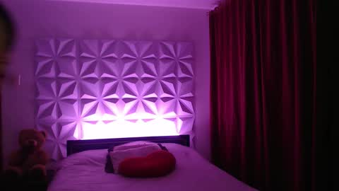 Snapshot of amalett chatting on 12/04/25, 10:02 Amalett online show from 12/04/25, 10:02