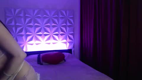 Snapshot of amalett chatting on 12/13/25, 11:32 Amalett online show from 12/13/25, 11:32