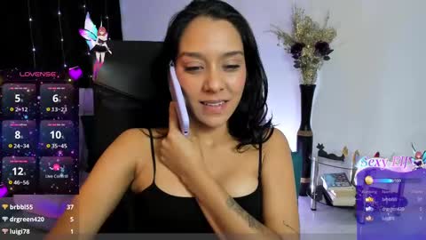 Amalia cruss online show from 02/11/25, 08:15