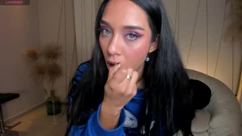 Amalia cruss online show from 09/18/25, 08:55