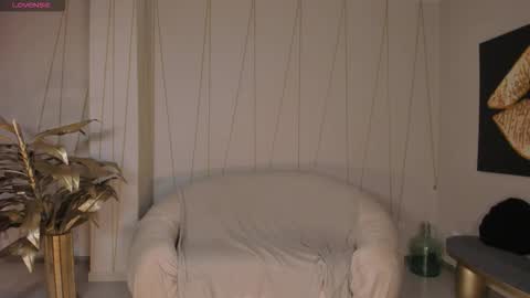 Amalia cruss online show from 10/30/25, 08:31