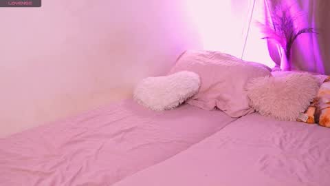 Snapshot of amalia_minkxx chatting on 11/18/25, 05:28 amalia_minkxx online show from 11/18/25, 05:28