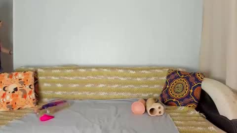 Amalia online show from 11/30/25, 08:07