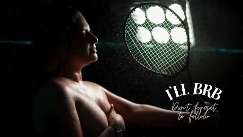 Amalia Im Back See you soon this January 7 at 10 pm Colombia time online show from 11/02/25, 09:17