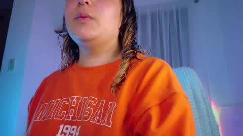 Amalia Im Back See you soon this January 7 at 10 pm Colombia time online show from 12/01/25, 11:54