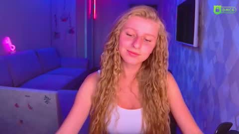 Snapshot of amaliaqueen999 chatting on 09/22/25, 03:14 Amalia online show from 09/22/25, 03:14