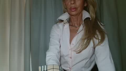 Snapshot of amanda0803 chatting on 02/26/25, 11:09 Angel or Demon online show from 02/26/25, 11:09