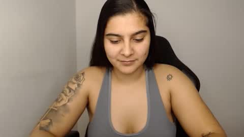 The queen of the biceps  online show from 12/27/24, 08:28