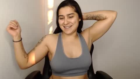 The queen of the biceps  online show from 01/22/25, 02:56