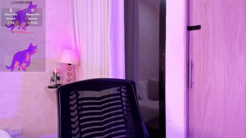 Luisa online show from 01/30/25, 01:11